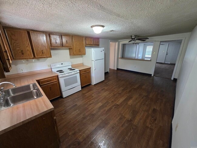 Building Photo - 5101 B B Cir
