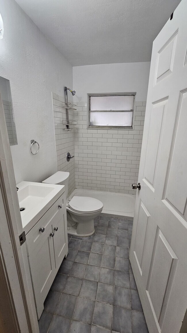 Building Photo - 3201 SW 98th Ave