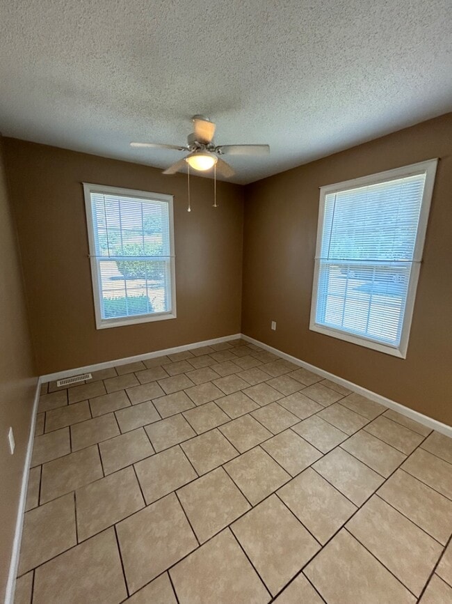 Building Photo - 111 David Dr