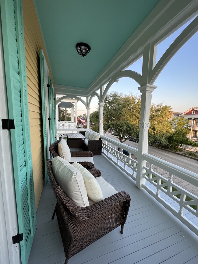 Enjoy the breezes from this amazing view - 1616 Post Office St
