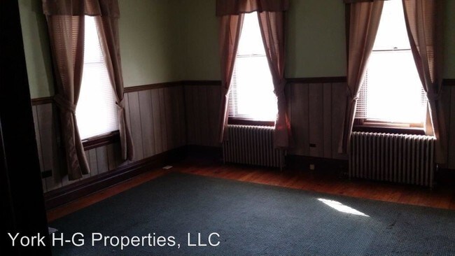 Building Photo - 109 Pleasant St