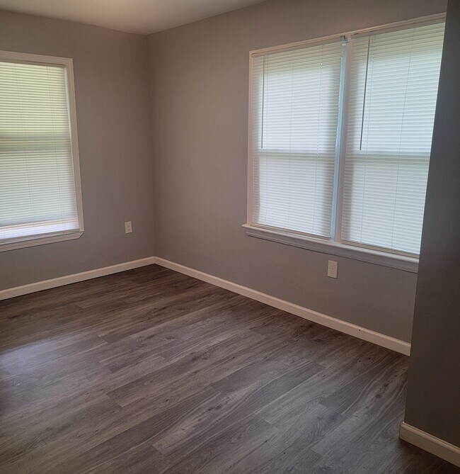 Foto del edificio - 915 Magnolia Dr NW