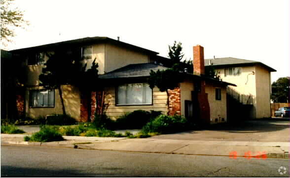 Building Photo - 187 Adler Ave