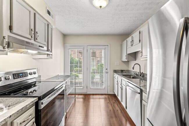 Building Photo - Beautiful Two Bedroom, Two Bathroom Condo