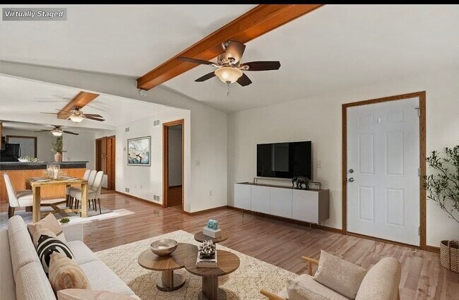 Foto del edificio - 928 E Land Pl