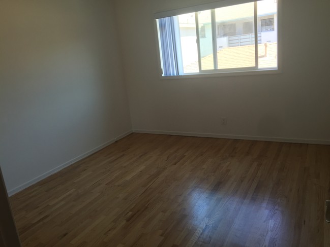 bedroom - 2023 Virginia Ave