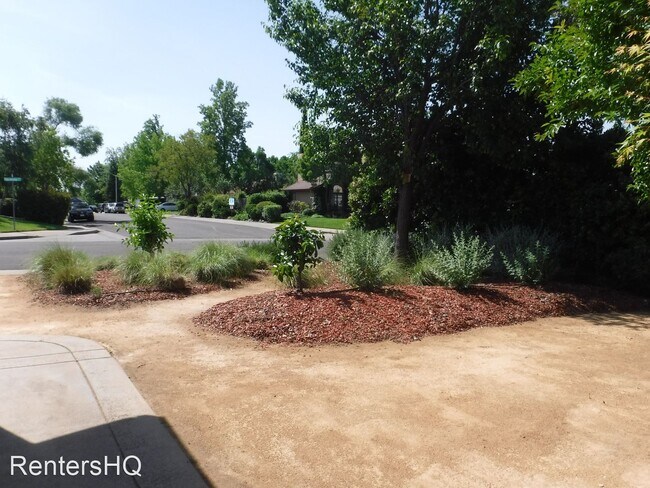 Foto del edificio - 3 br, 2 bath House - 2100 HACIENDA ST