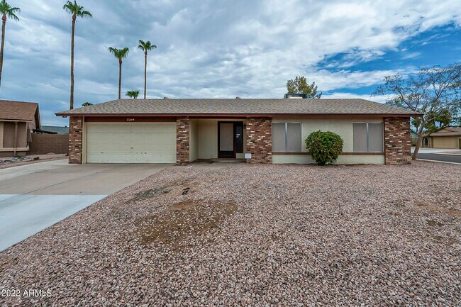 Foto del edificio - 2210 W Colt Rd