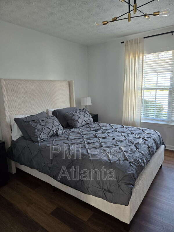 Foto del edificio - 6231 Arbor Links Rd