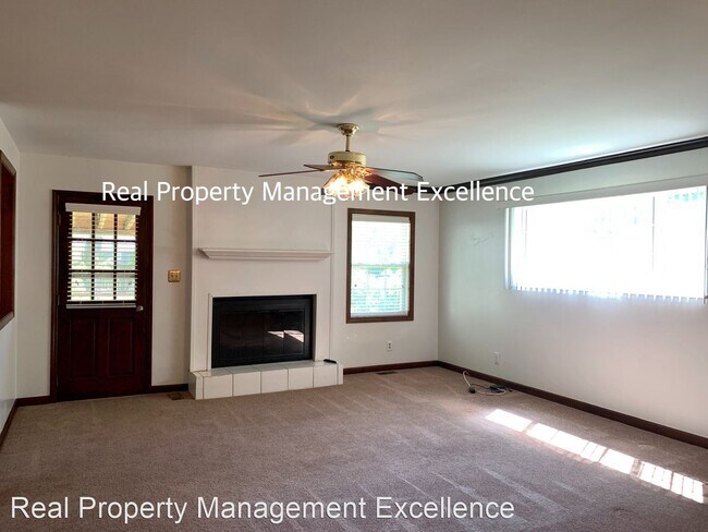 Building Photo - 3 br, 2 bath House - 106 Bainbridge Circle