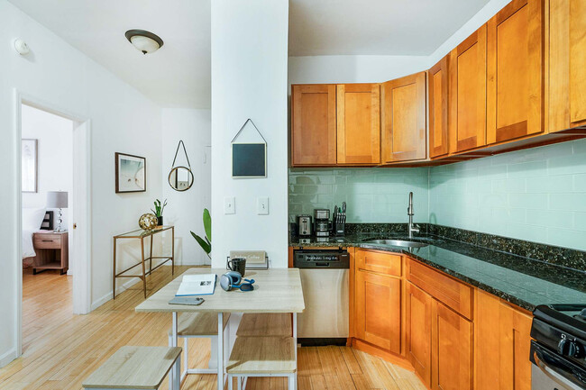 Building Photo - 122 E 102nd St