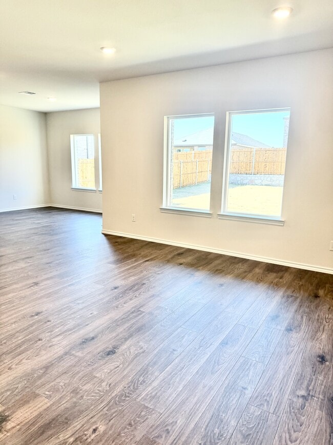 Building Photo - 1713 Potomac Ln