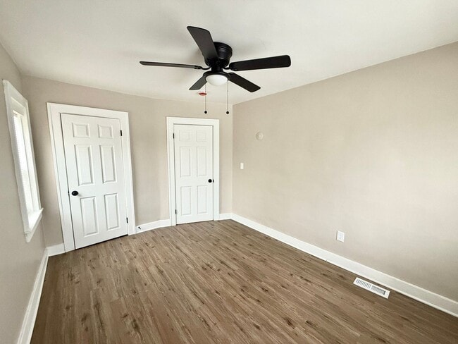 Building Photo - This beautifully updated 3-bedroom, 1-bath single-family home is ready for move-in!