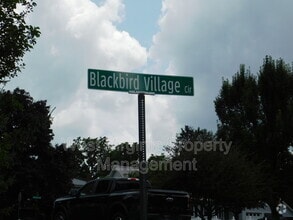 Building Photo - 198 Blackbird Village Cir