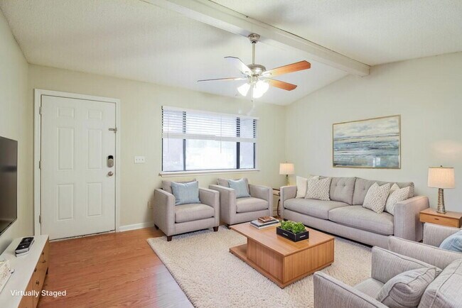 Foto del edificio - 8442 Finwood Ave