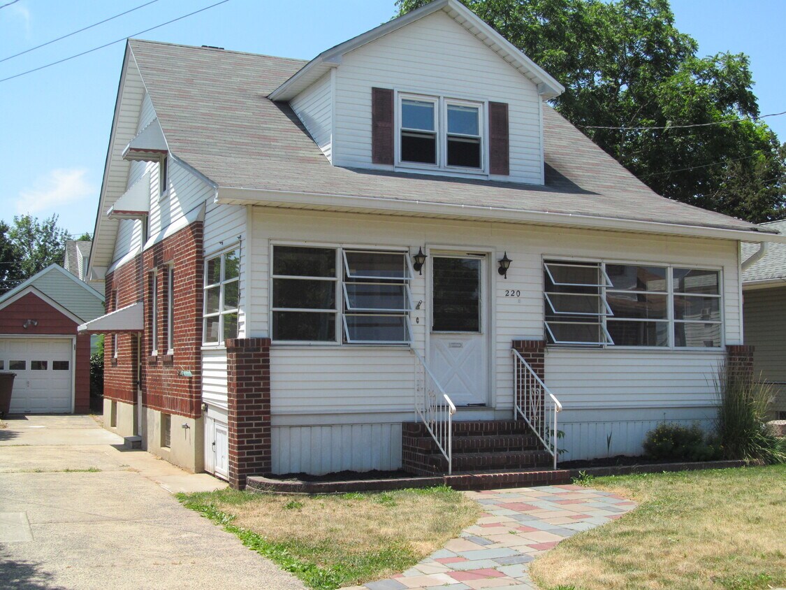 220 S 5th Ave, Manville, NJ 08835 House Rental in Manville, NJ