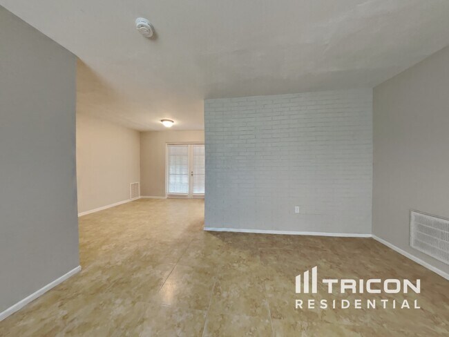 Building Photo - 3708 Lei Dr