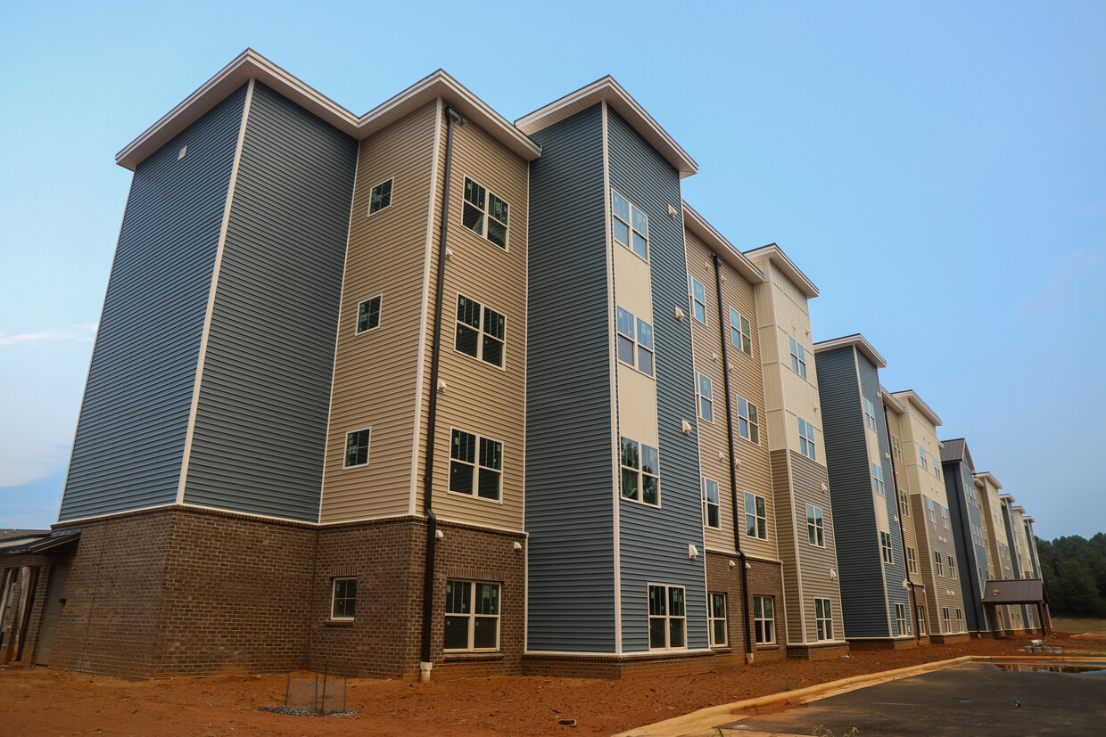 Primary Photo - Flats at Statesville