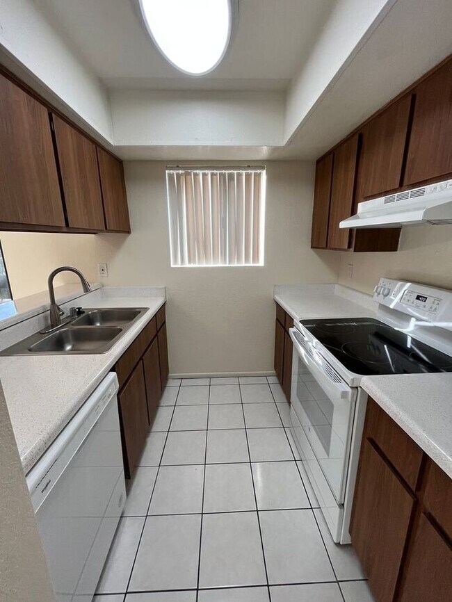Building Photo - Welcome Home to El Diablo Apartments – 1 Bedroom in the Heart of Tempe!