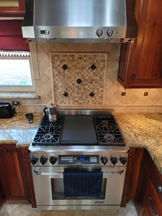 Top of the line apliances - 7407 Louisa Allen Ct