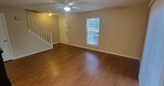 Building Photo - 400 Waterside Ave