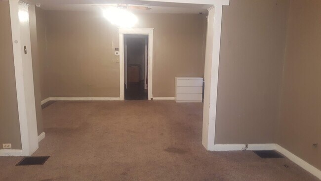 Foto del edificio - 215 Atkinson St