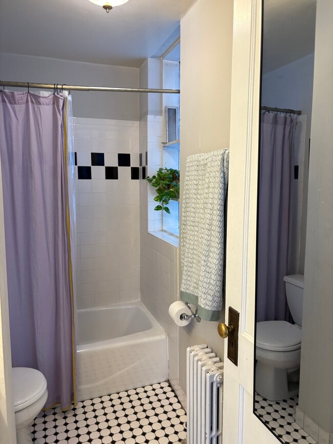 Interior Photo - 1555-1557 W Diversey Pky