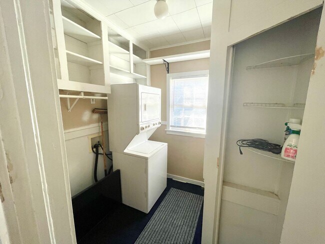 Foto del edificio - Spacious 1 Bed/2 Bath "Mother-In-Law" Suite in Belhaven!!!