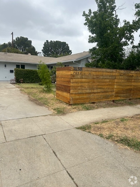 Building Photo - 7450 Ponce Ave
