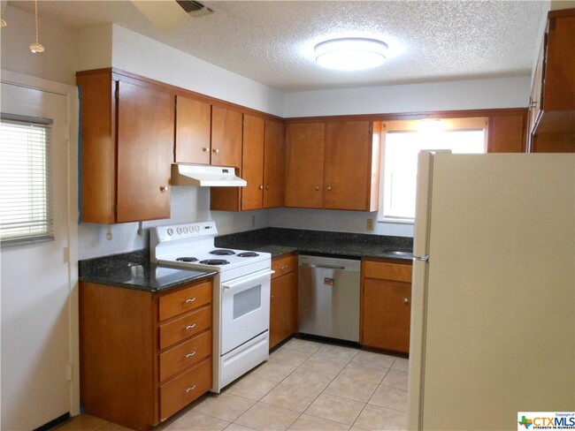 Building Photo - 1007 Wallhalla St