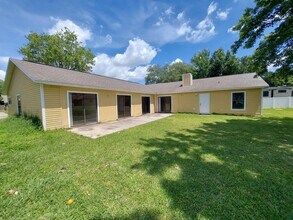 Building Photo - 1401 Sugar Cane Dr