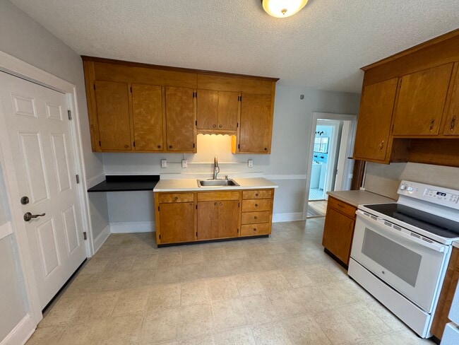 Cocina - 34 Nesbit Ave