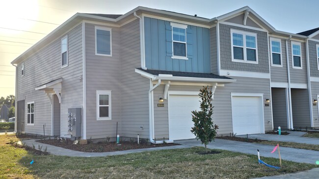 Building Photo - 6822 Golden Monarch Ave