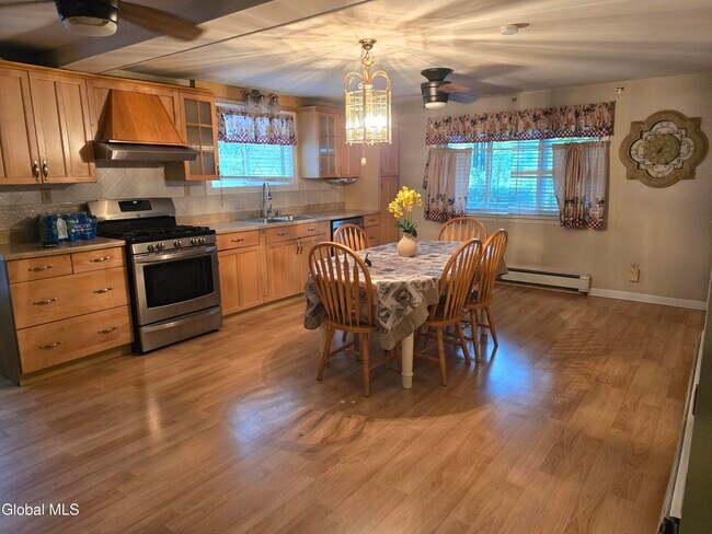 Foto del edificio - 3206 Guilderland Ave