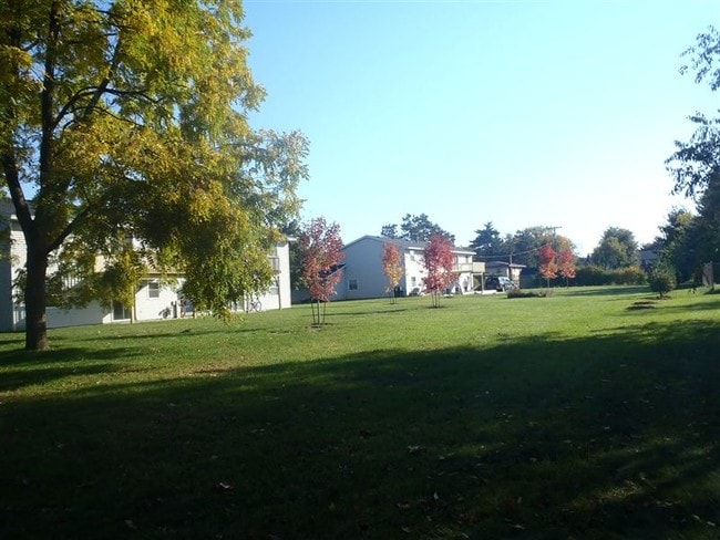 Building Photo - 502 60th St SE