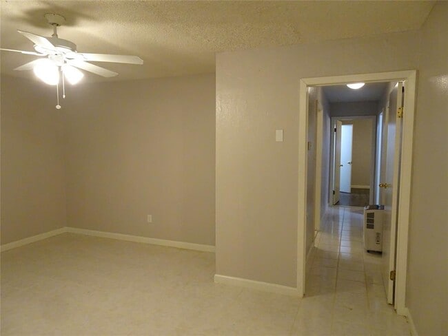 Building Photo - 134 Memory Ln