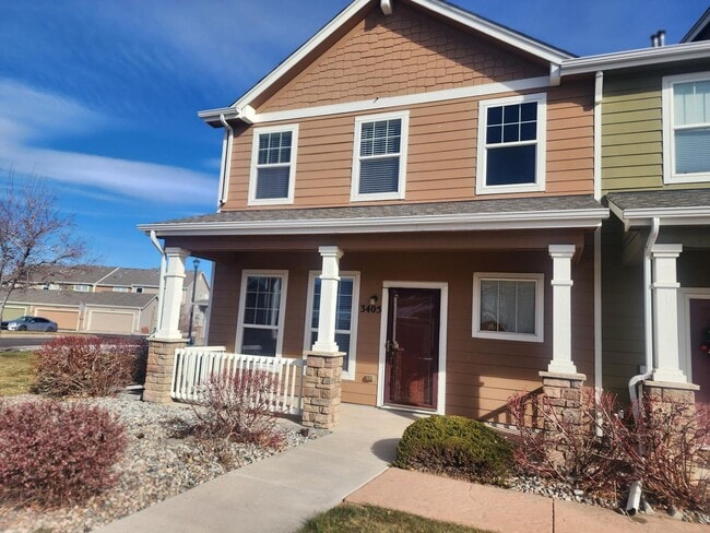 Building Photo - Spacious Townhome with Gorgeous Views & Th...