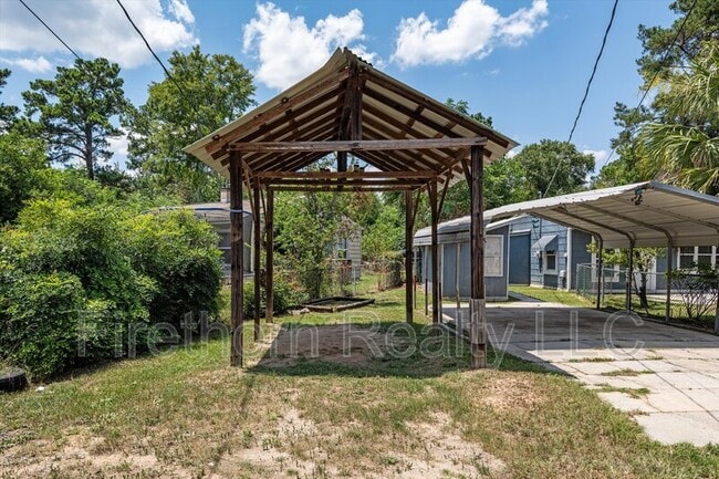 Building Photo - 2528 Luz Dr