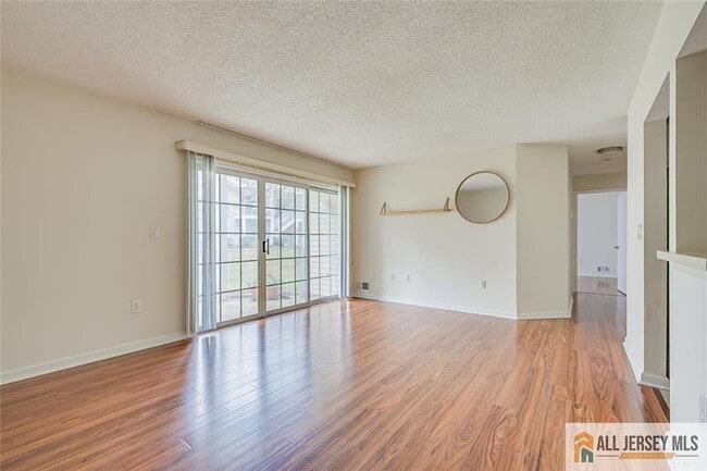 Building Photo - 69 Amberly Ct