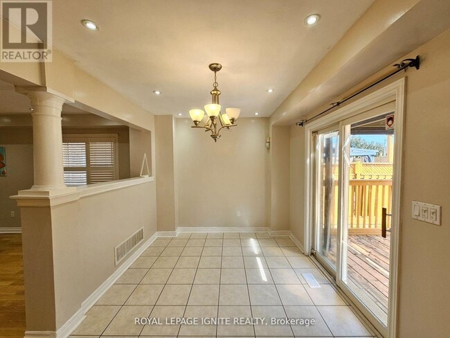 Building Photo - 6 Trevino Crescent