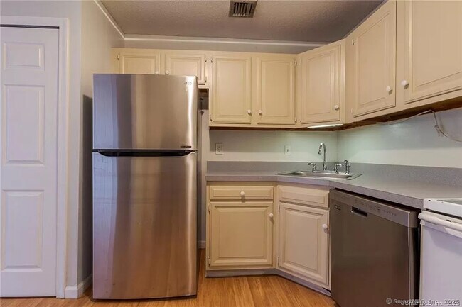 Foto del edificio - 612 Twin Circle Dr
