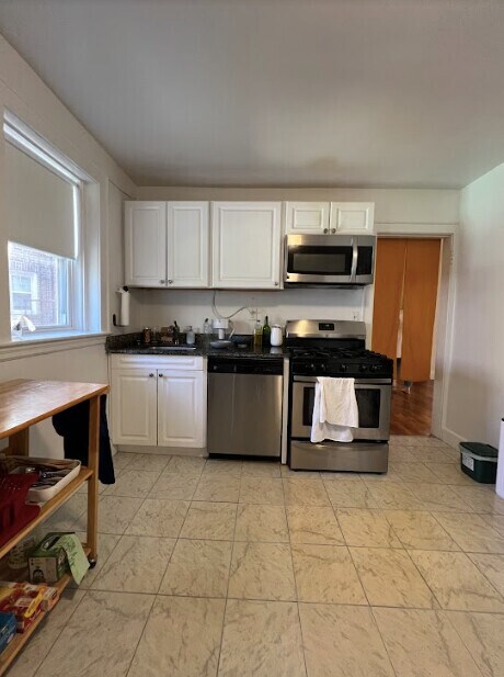 Primary Photo - 39 Lee St