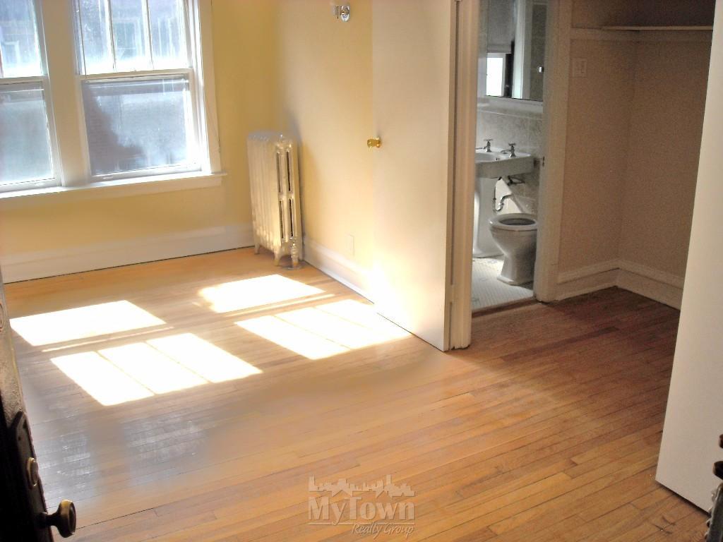 Primary Photo - 4350 W 58th St