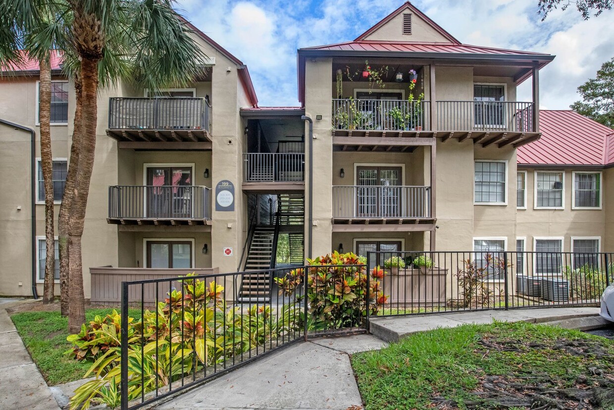 Newly Renovated Ground Floor Condo in Gate... - Newly Renovated Ground Floor Condo in Gate...