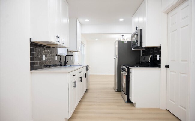 Foto del edificio - 4113 Glenhaven Dr