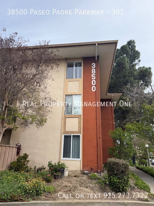 Building Photo - 38500 Paseo Padre Pkwy