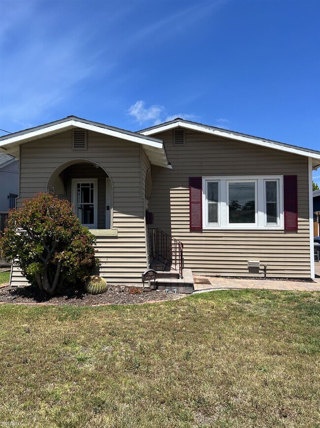 Building Photo - 2 br, 2 bath House - 780 Dowling Boulevard