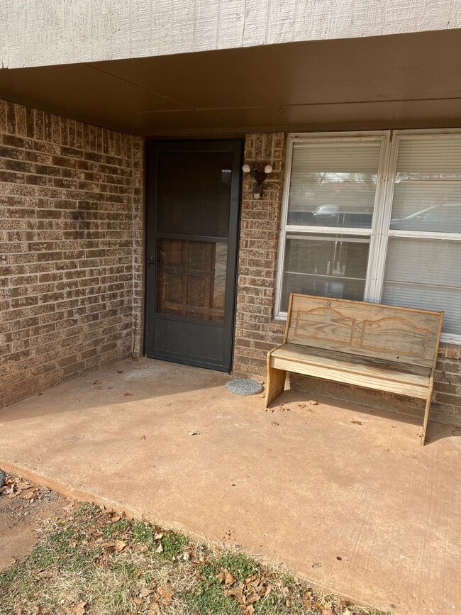 Building Photo - 3013 Gwendolyn Ln