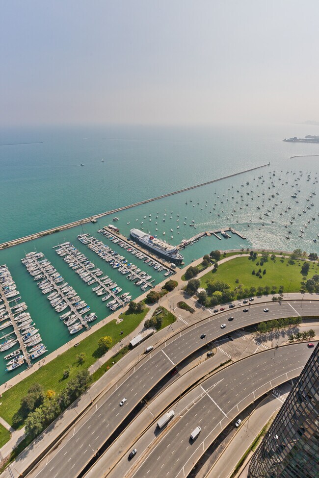 Foto del edificio - 195 N Harbor Dr