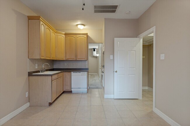 Foto del edificio - 4110 Woodhead St
